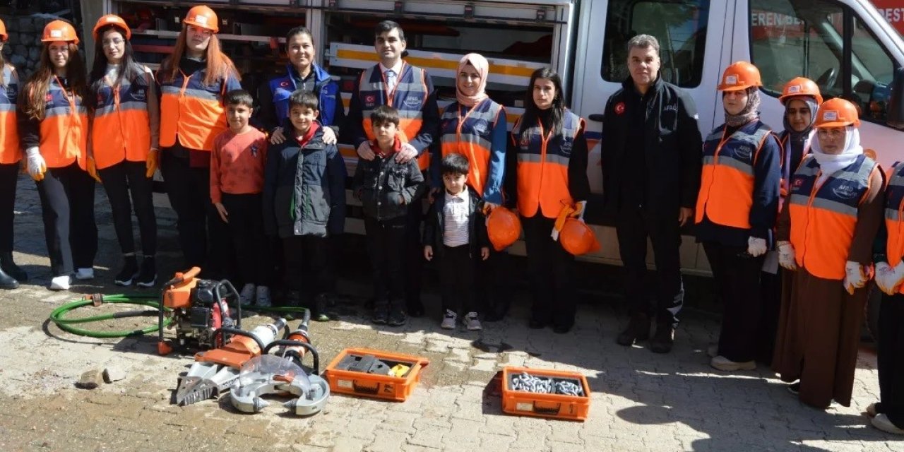 Şırnak’ta tamamı kadınlardan oluşan AFAD gönüllü ekibi eğitimi tamamladı