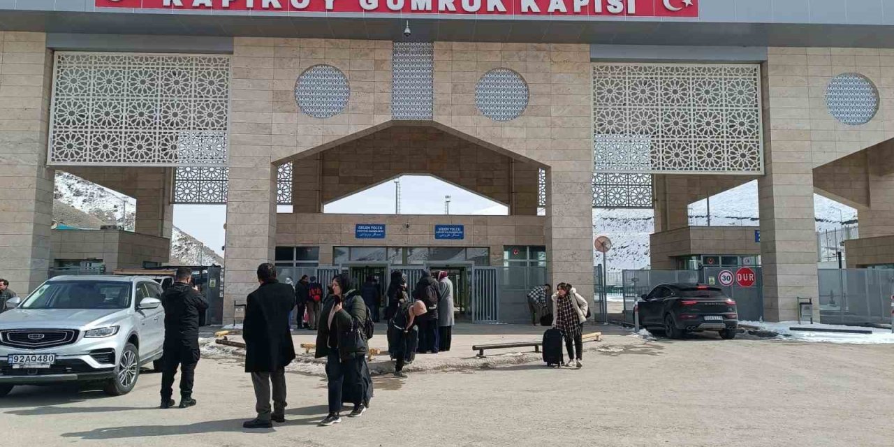 İranlılar ülkelerine dönüyor