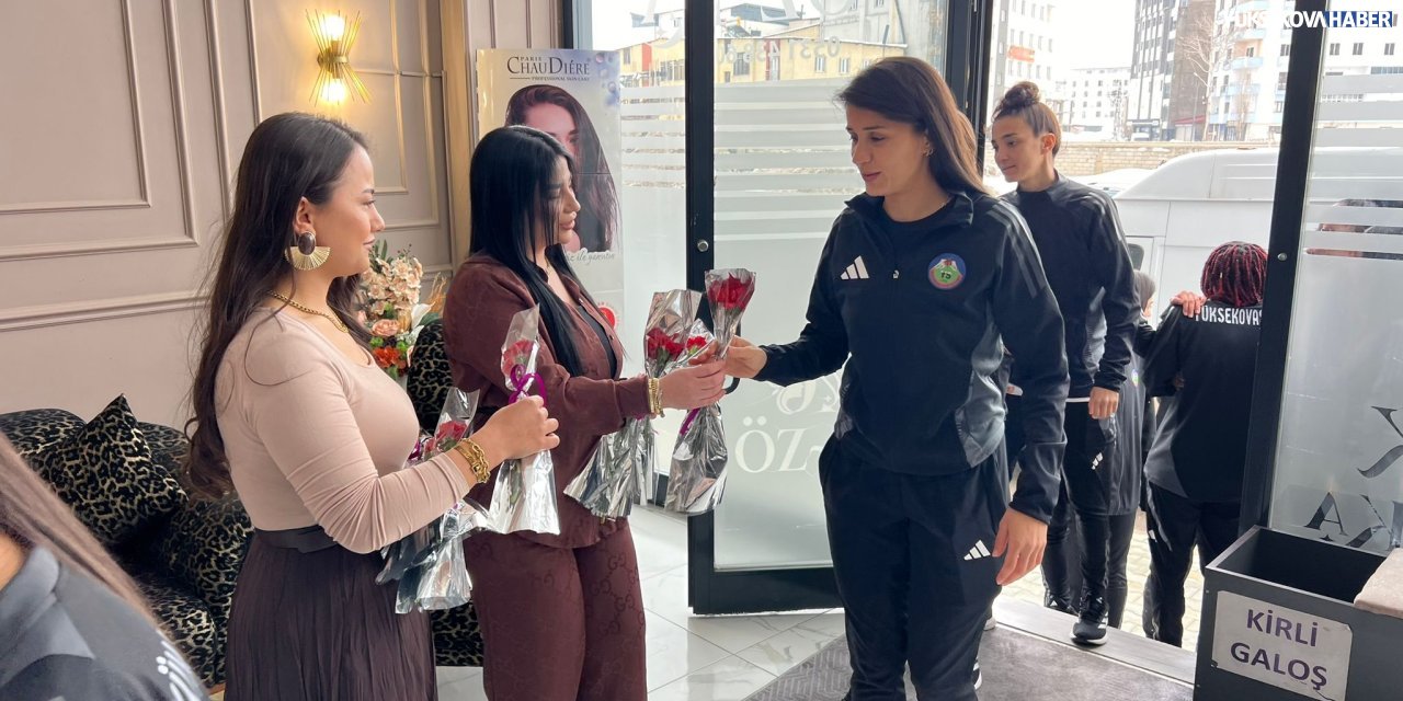 Yüksekova Spor Kadın Futbol Takımı için kadınlar günü etkinliği