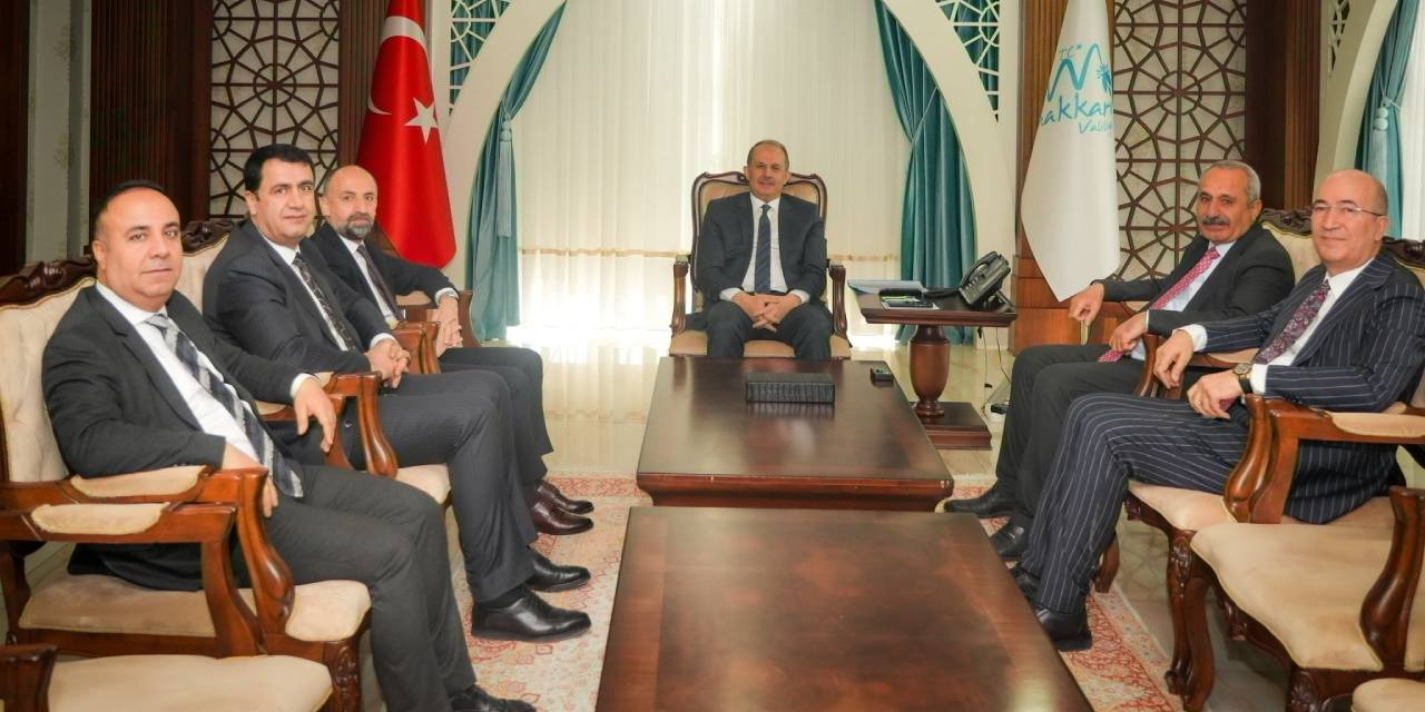 Hakkari’de belediye başkanlarından Vali Taşyapan’a hayırlı olsun ziyareti