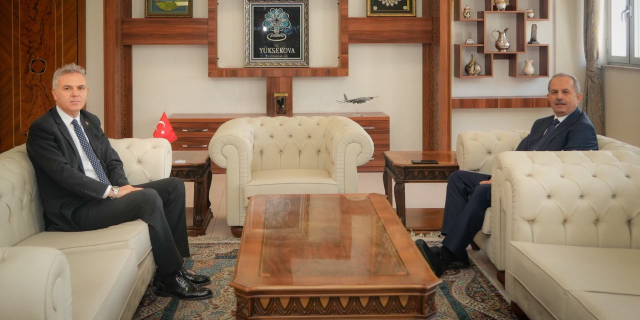 Vali Taşyapan’dan Yüksekova Kaymakamı Akın’a iadei ziyaret