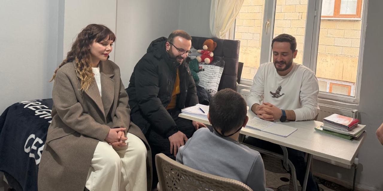 Hakkari RAM’dan evde eğitim alan öğrencilere ziyaret