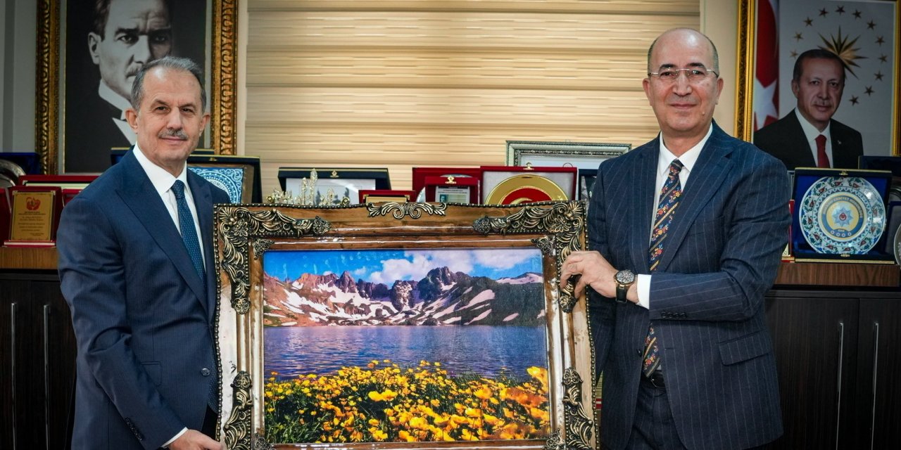 Vali Taşyapan’dan Esendere Belediyesi'ne ziyaret