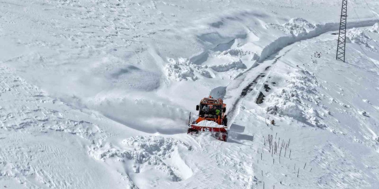 Sınırdaki karakollar ve yerleşim yerleşim yerlerine ulaşım sağlanıyor