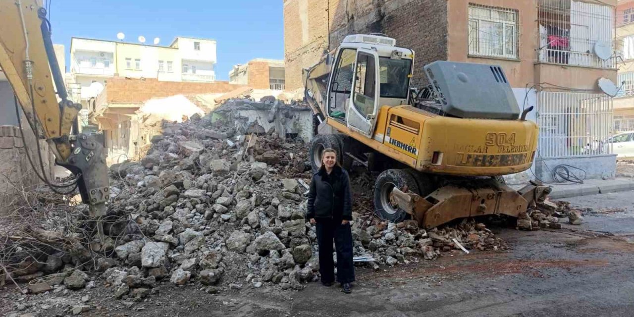 Diyarbakır’da metruk yapılar yıkılıyor