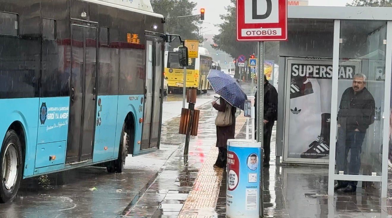 Diyarbakır’da sağanak yağış hayatı olumsuz etkiledi