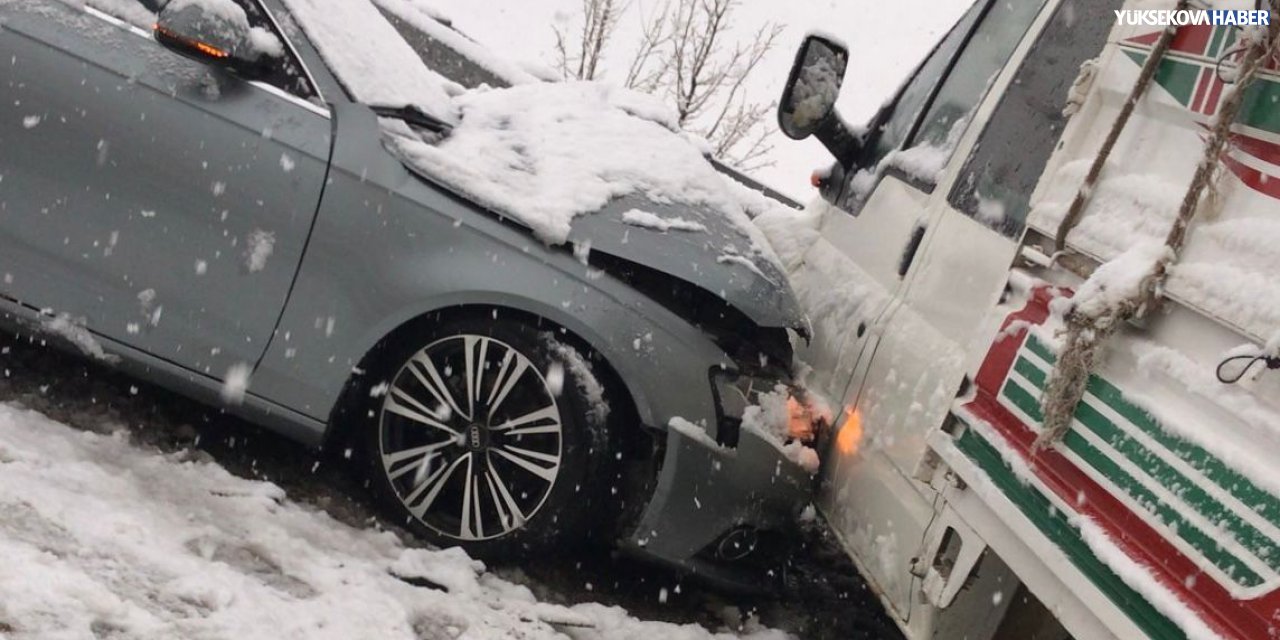 Şapatan geçidinde buzlanma kazaya neden oldu