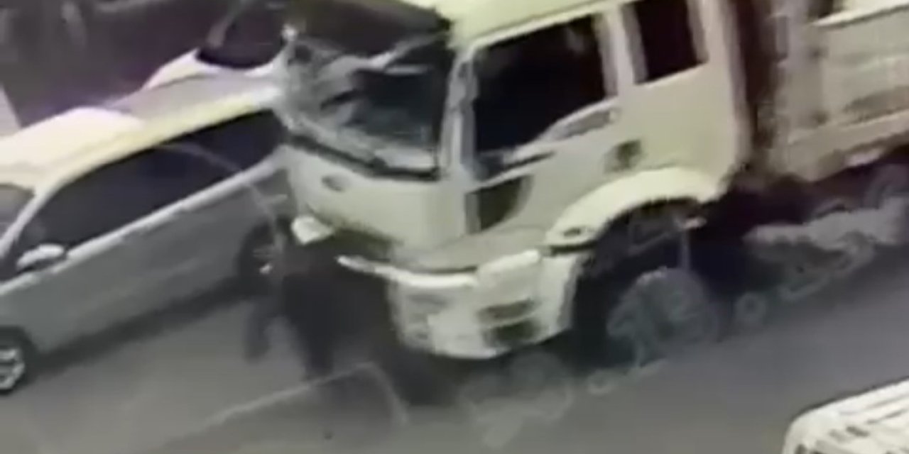 Kamyonun çarptığı yaşlı adam ağır yaralandı