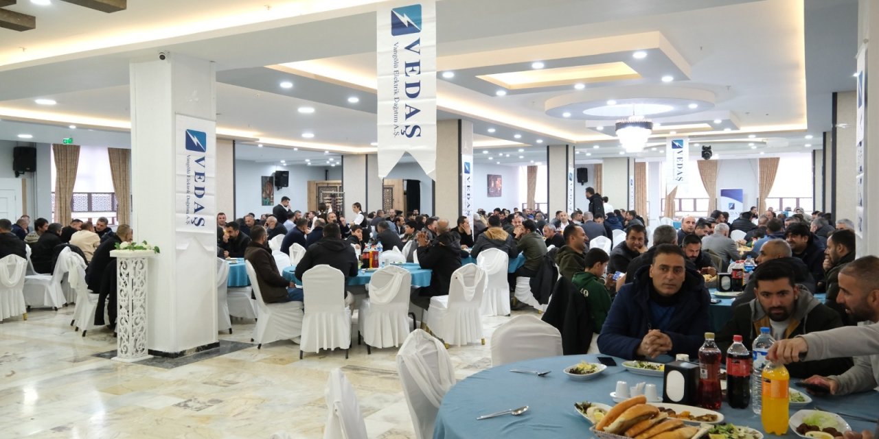 Vedaş çalışanları iftarda bir araya geldi