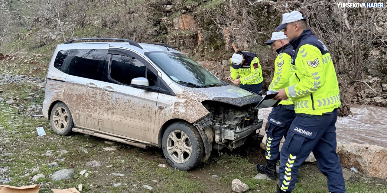 Şemdinli-Derecik yolunda trafik kazası: 1 yaralı