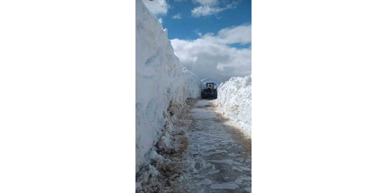 Hizan’da çığ ve kar engeli