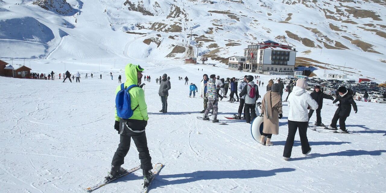 Hakkari Kayak Merkezi’nden bayram tatili duyurusu