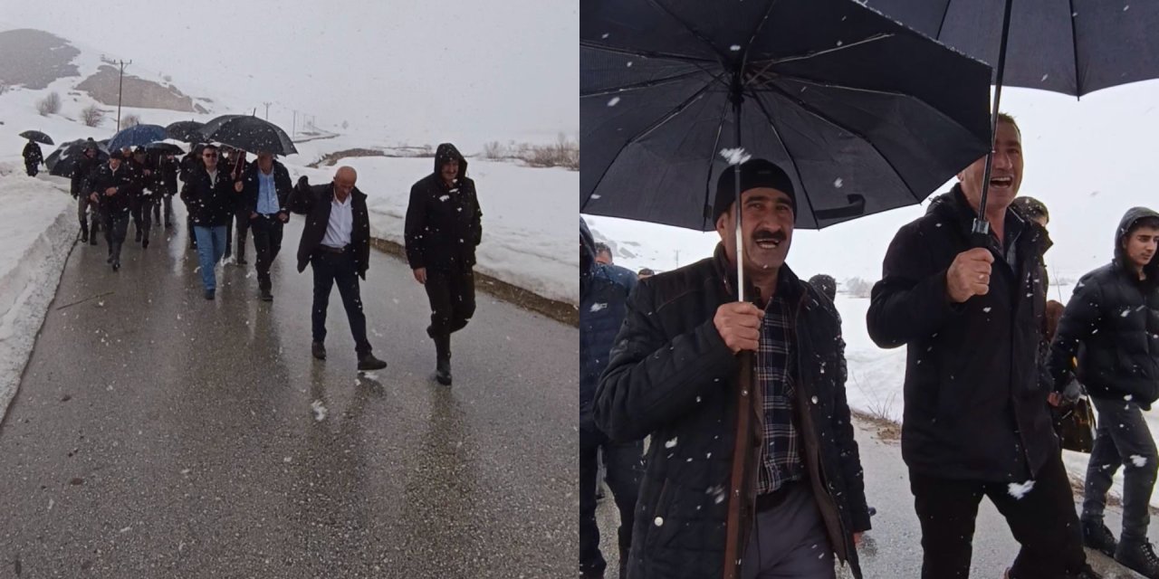 Yüksekova’da köy sakinleri kar altında Kürtçe şarkılarla bayramlaştı