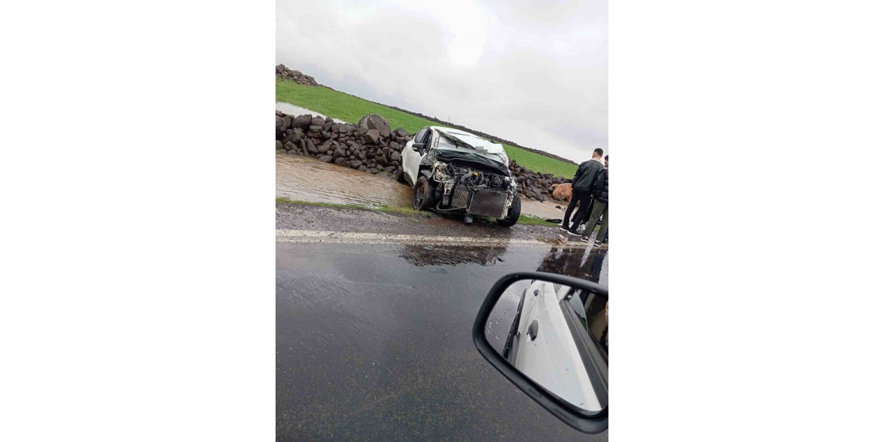 Diyarbakır’da otomobil takla attı: 2 yaralı