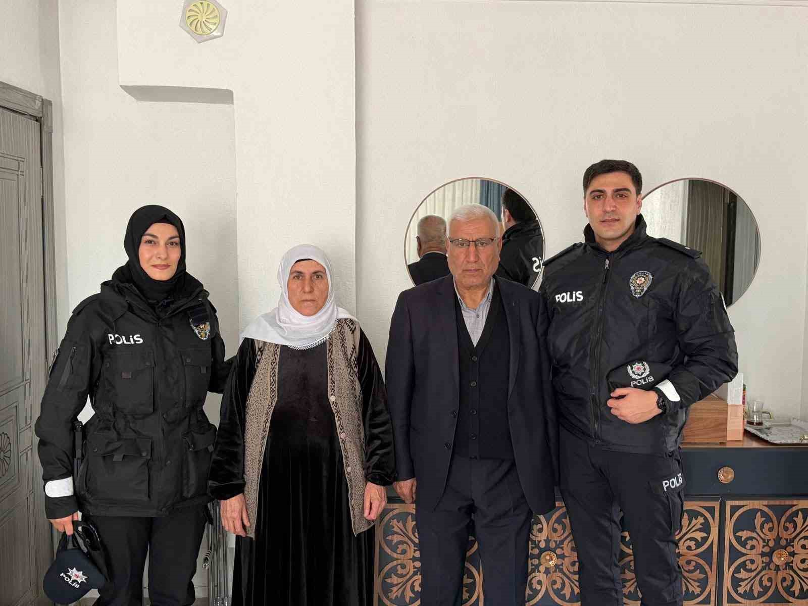 Özalp ilçesinde bayram ziyareti