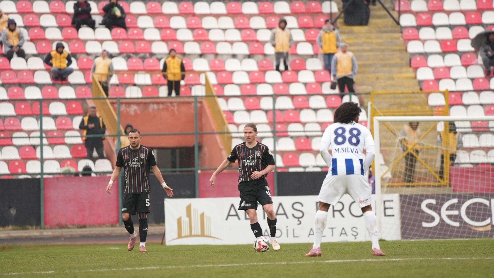 Van Spor sahasında Sarıyerspor ile golsüz berabere kaldı