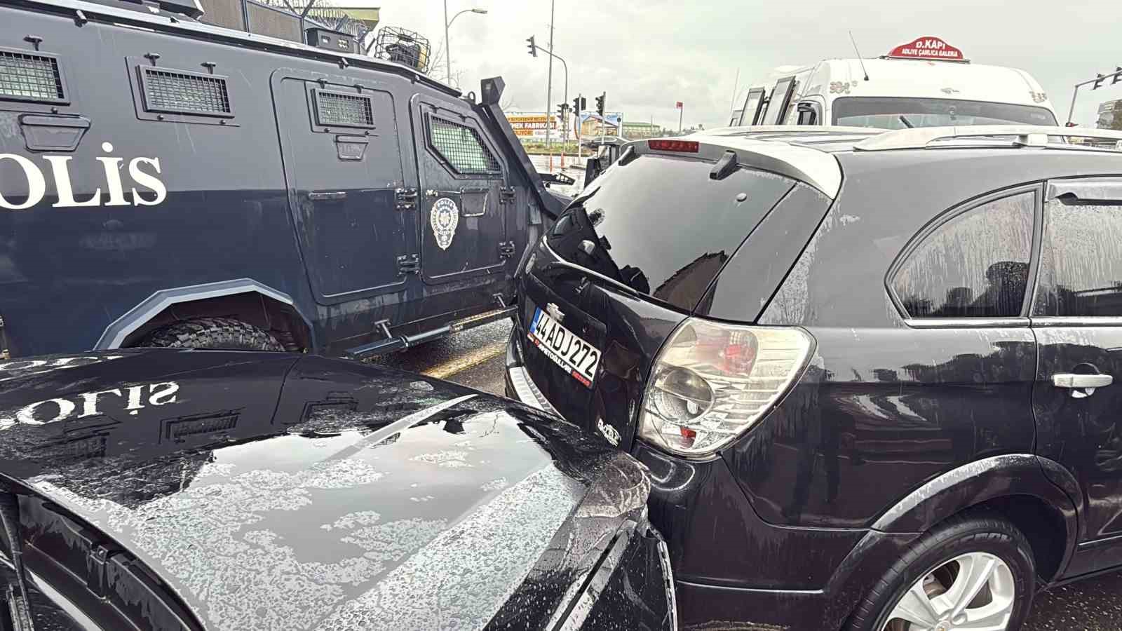 Diyarbakır’da zincirleme trafik kazası: 4 yaralı