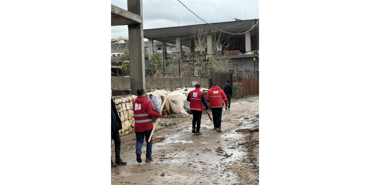 Kasrik selle sarsıldı, Kızılay yaraları sarmak için çalışma başlattı