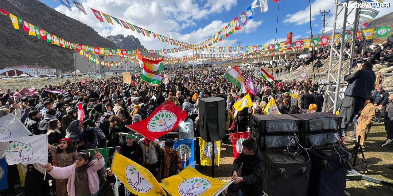 Şemdinli’de Newroz kutlandı