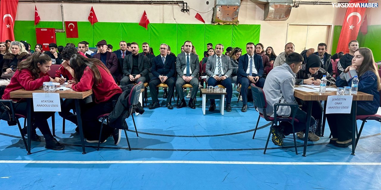 Yüksekova’da liseler arası bilgi yarışması düzenlendi