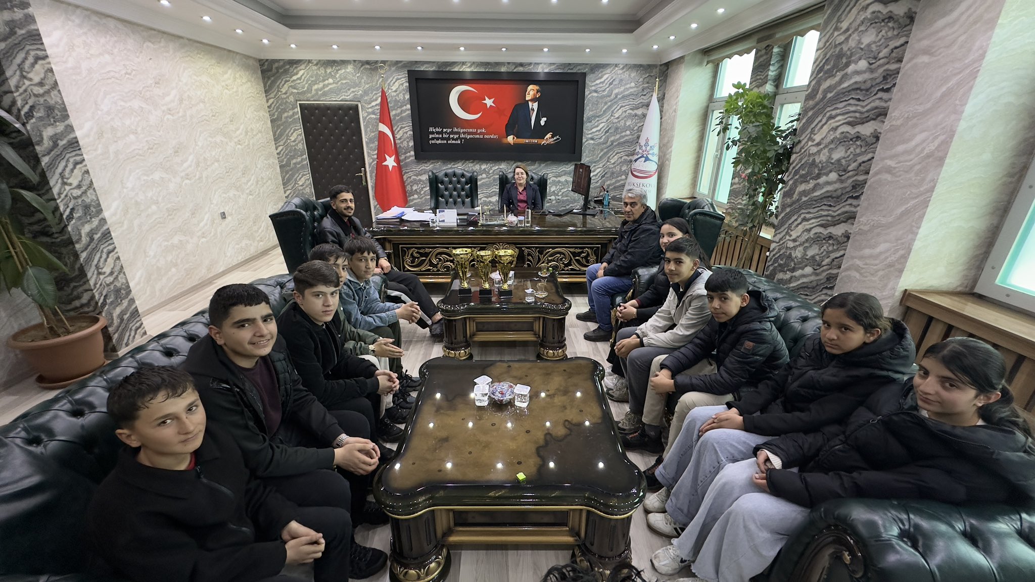 Yüksekova Belediyesi Halk Oyunları Ekibi'nden başarı