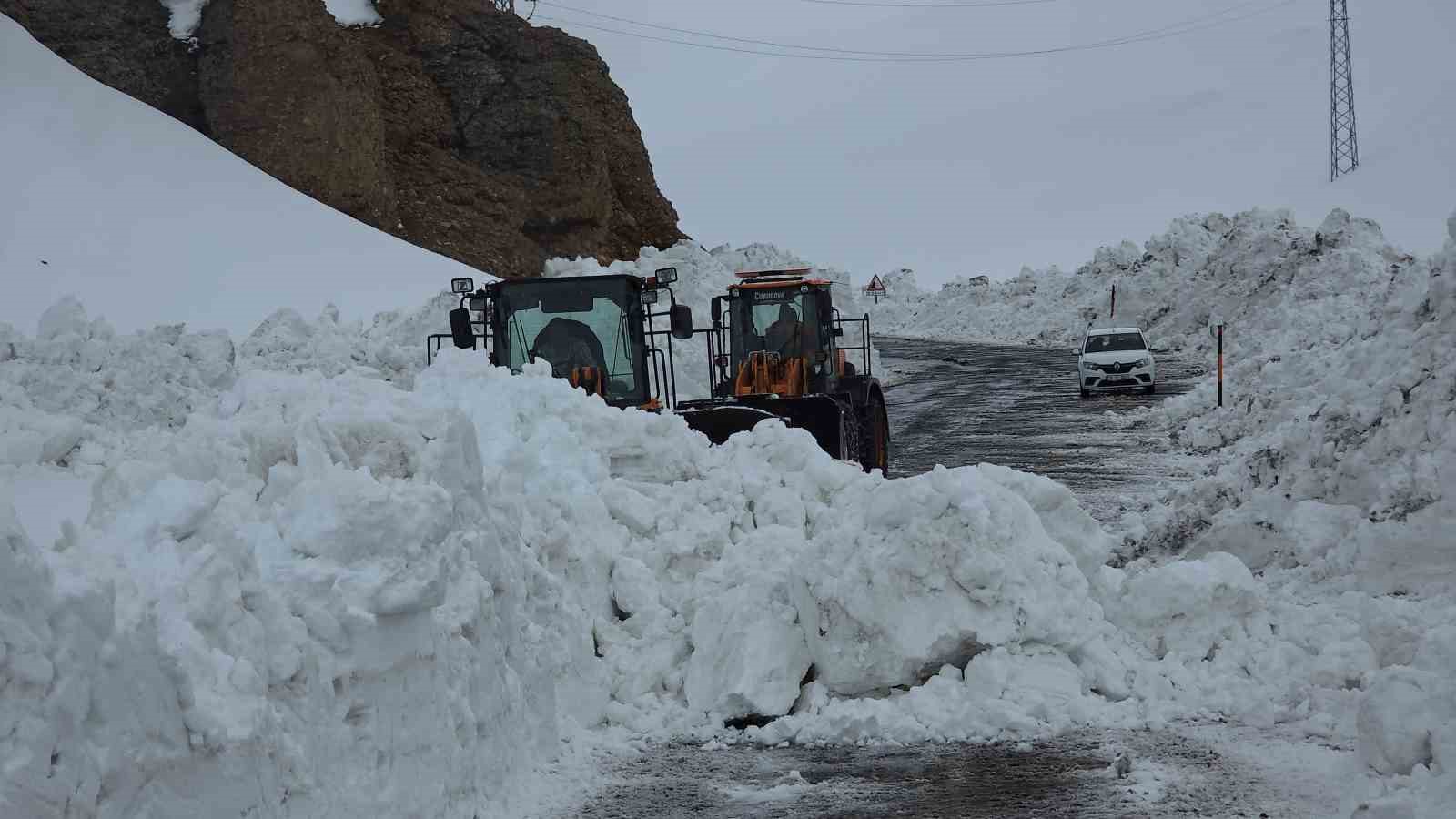 Türkiye’de kar rekoru: Kar kalınlığı 4 metreye yaklaştı