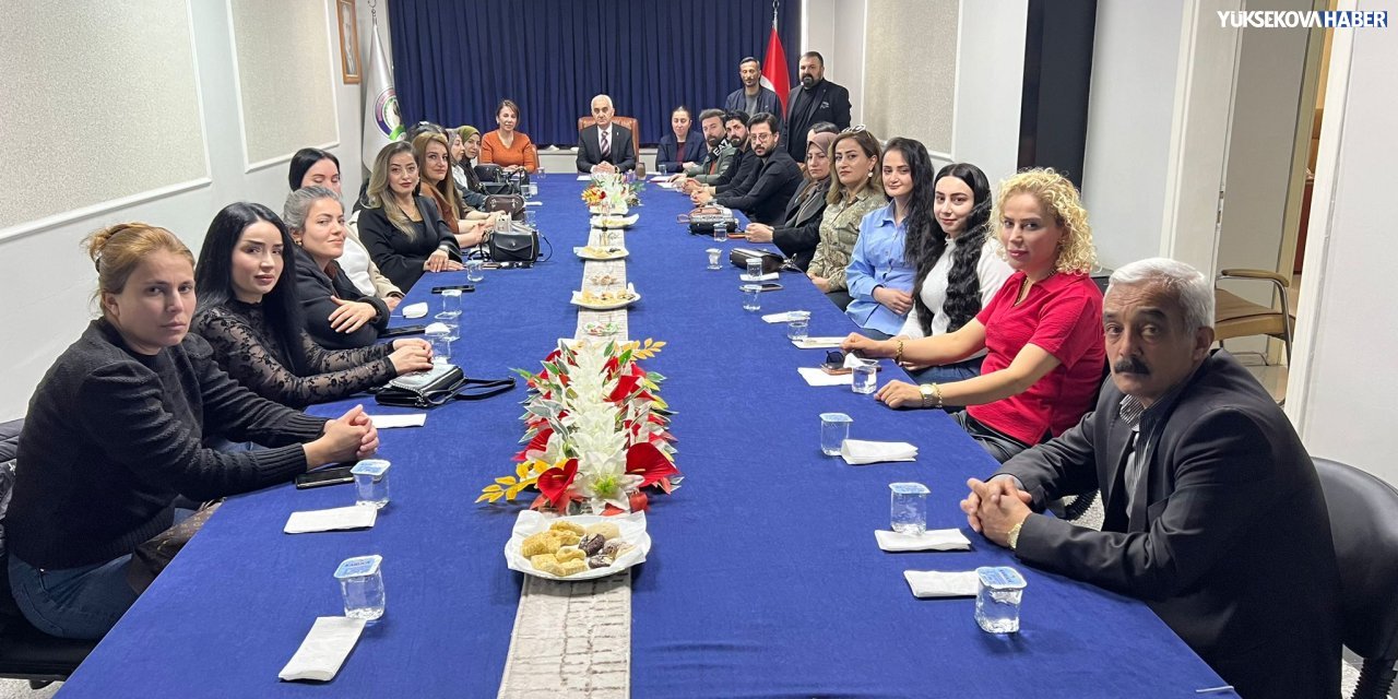 Yüksekova’da kuaför esnafıyla toplantı düzenlendi