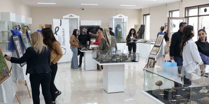 Diyarbakır’da Harmoni resim sergisi açıldı