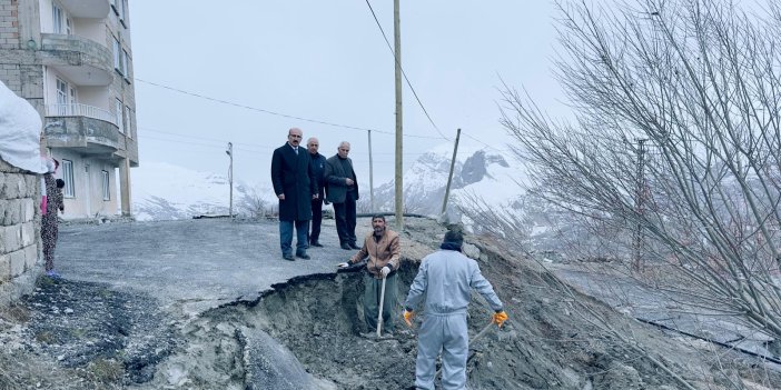 Hakkari’de yağışlar sonrası yollar zarar gördü, belediye çalışma başlattı