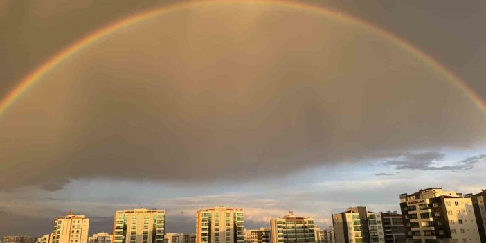 Yağmur sonrası oluşan gökkuşağı hayran bıraktı