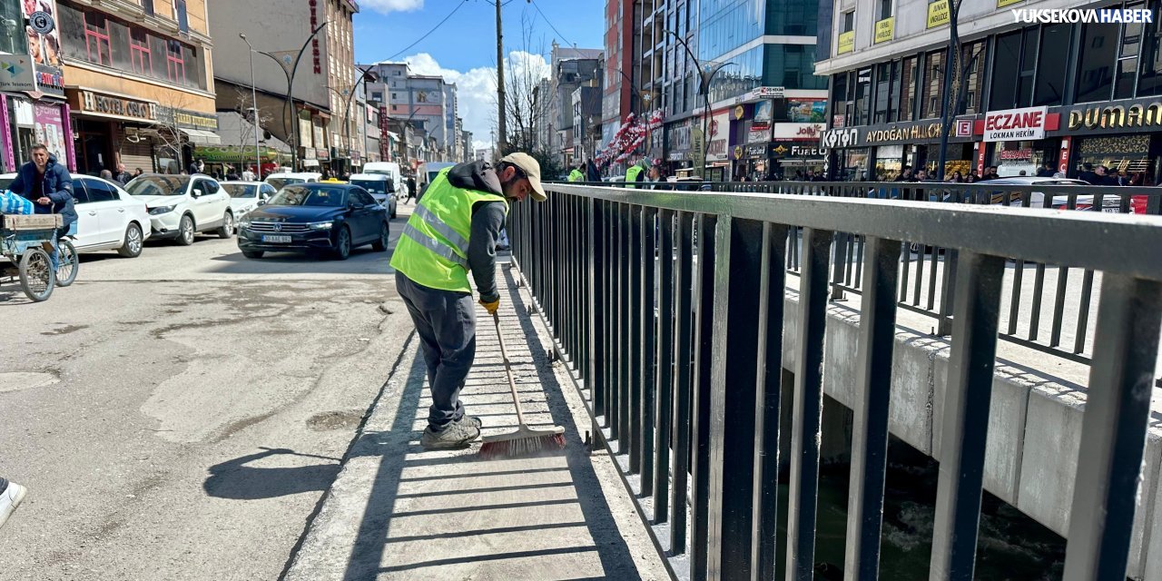 Yüksekova’da bahar temizliği çalışması