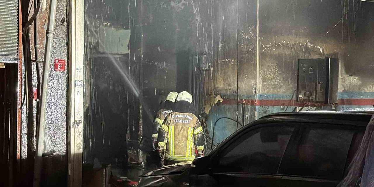 Diyarbakır’da oto tamir dükkanında yangın