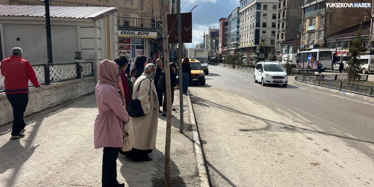 Yüksekova’da şehir içi minibüsçüler boykot kararı aldı