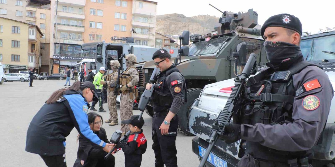 Hakkari’de Polis Haftası etkinliği