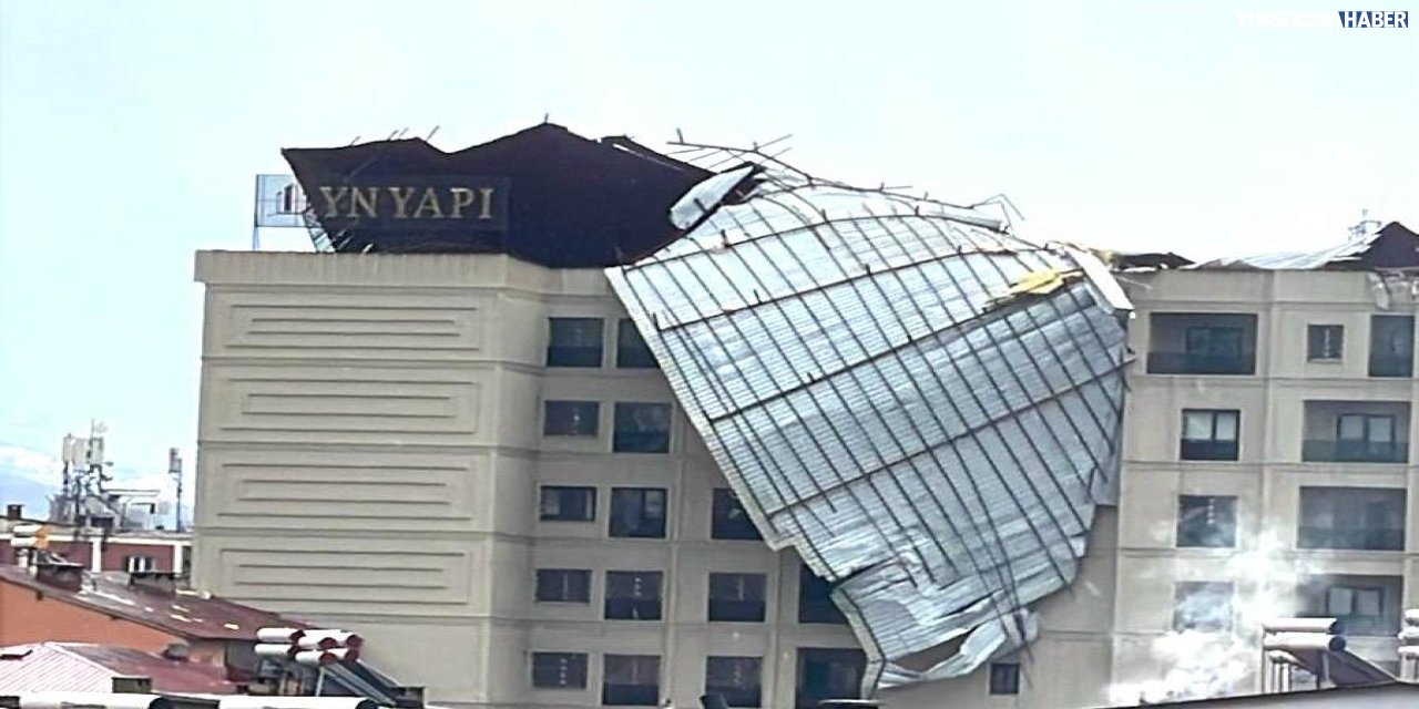 Şemdinli’de yeni yapılan binanın çatısı fırtınada uçtu