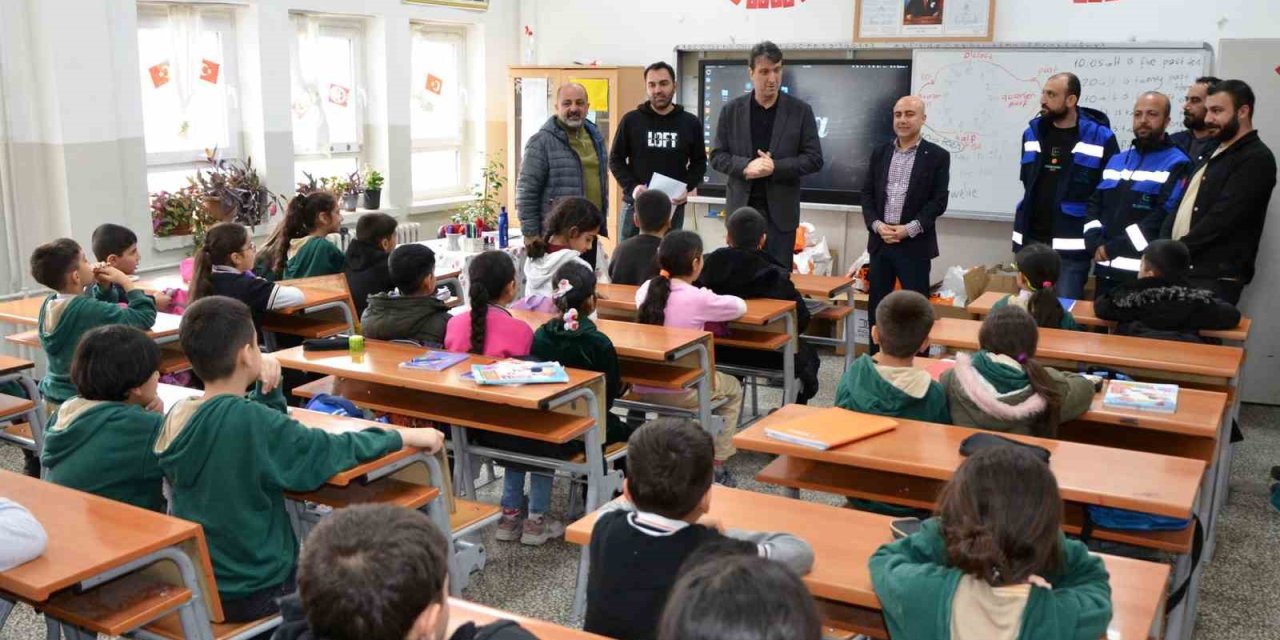 Dicle Elektrik gönüllülerinden öğrencilere umut olan destek