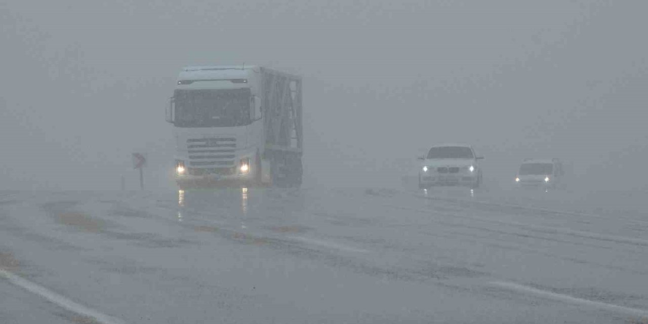 Van’da 50 yerleşim yerinin yolu kapalı