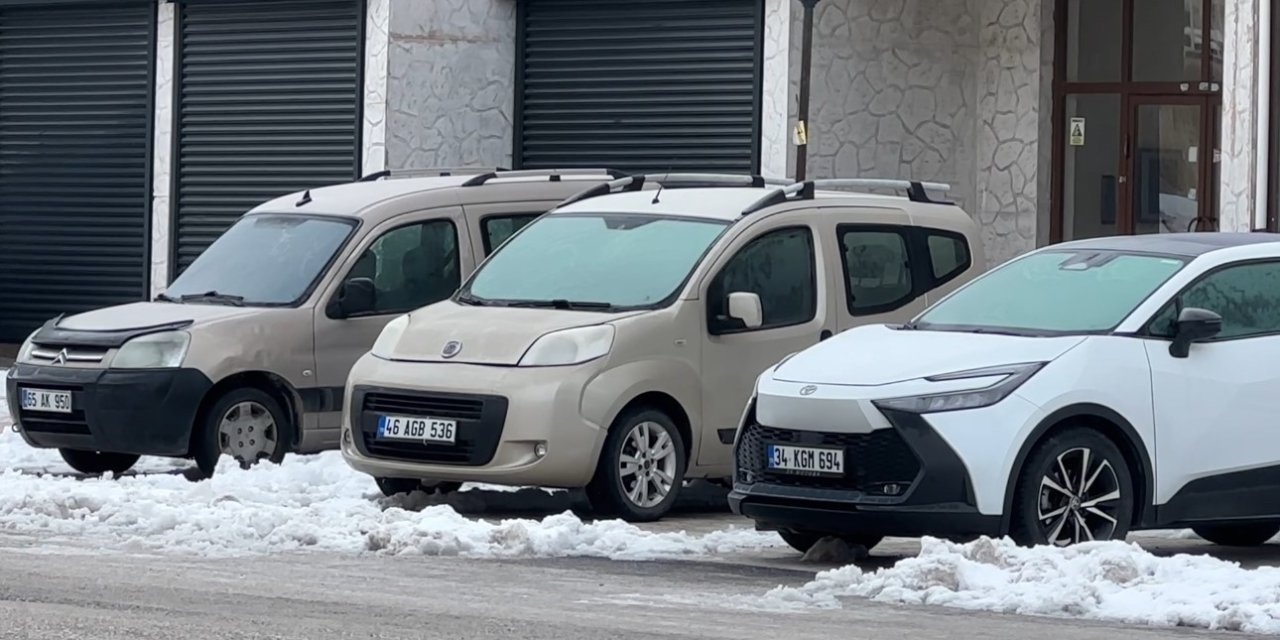 Yüksekova’da dondurucu soğuklar