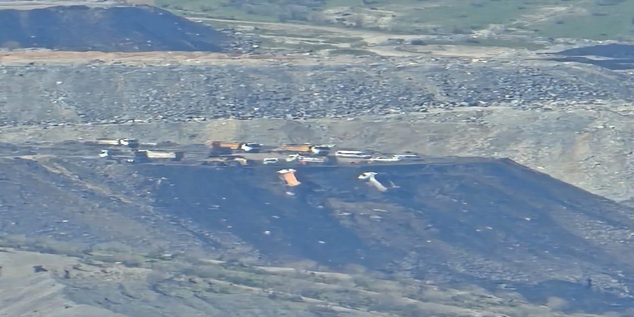 Şırnak’ta hafriyat sahasında toprak kayması: Park halindeki 2 araç şarampole yuvarlandı