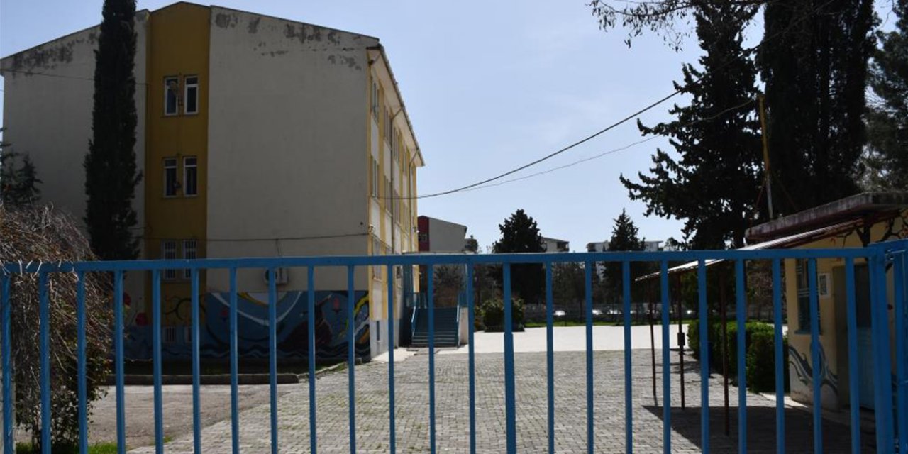 Emniyet Genel Müdürlüğü: "Şanlıurfa'da okula silahlı saldırı olayına ilişkin 16 şüpheli gözaltına alındı"