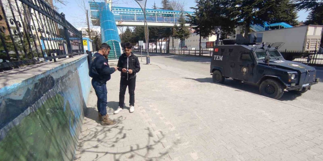 Tatvan’da okul çevrelerinde güvenlik önlemleri artırıldı