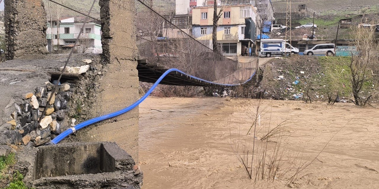 Şırnak’ta şiddetli yağış sonrası Habur Çayı coştu