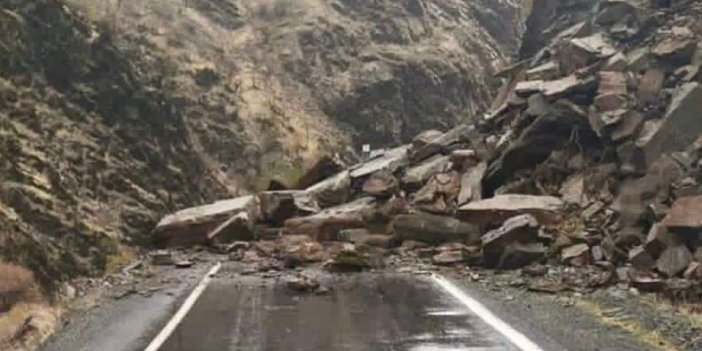 Beytüşşebap yolu heyelan nedeniyle ulaşıma kapandı