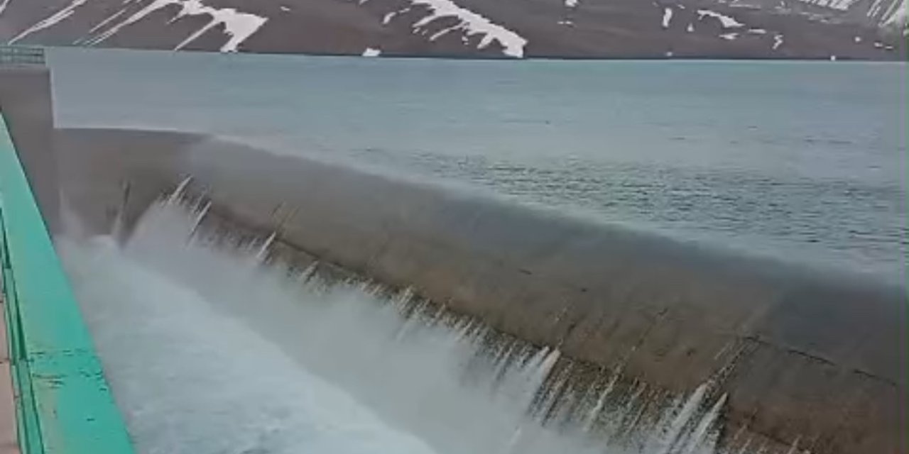 Yüksekova’da Dilimli Barajı tam kapasiteye ulaştı