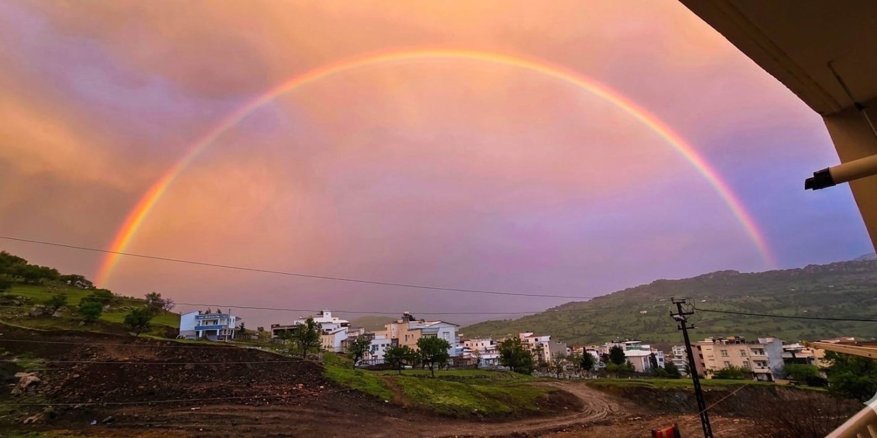 Çermik’te yağmur sonrası oluşan gökkuşağı görsel şölen sundu
