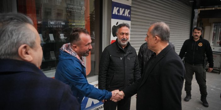 Vali Taşyapan Hakkari'de esnaf ve vatandaşlarla bir araya geldi