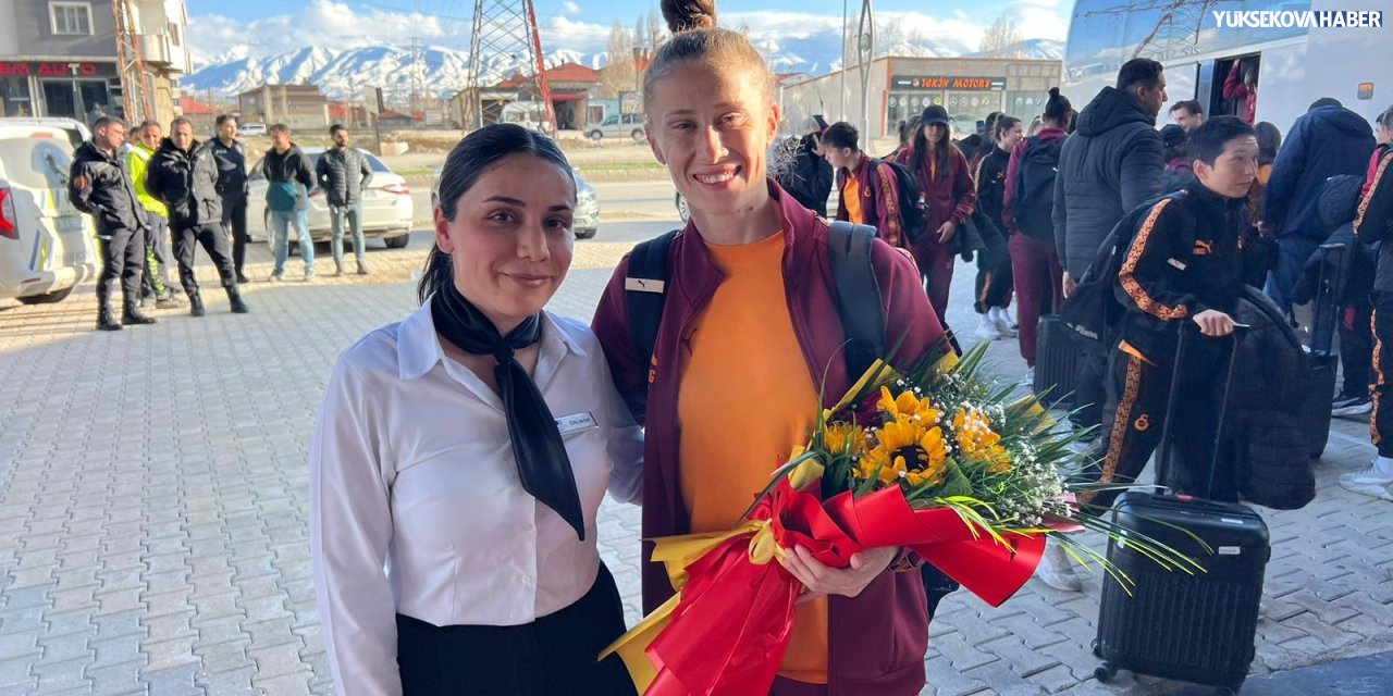 Yüksekova’da Galatasaray’a sıcak karşılama