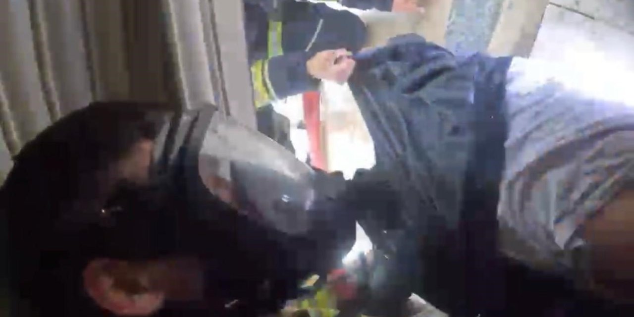 Diyarbakır’da yangının ortasında kalan vatandaş kurtarıldı