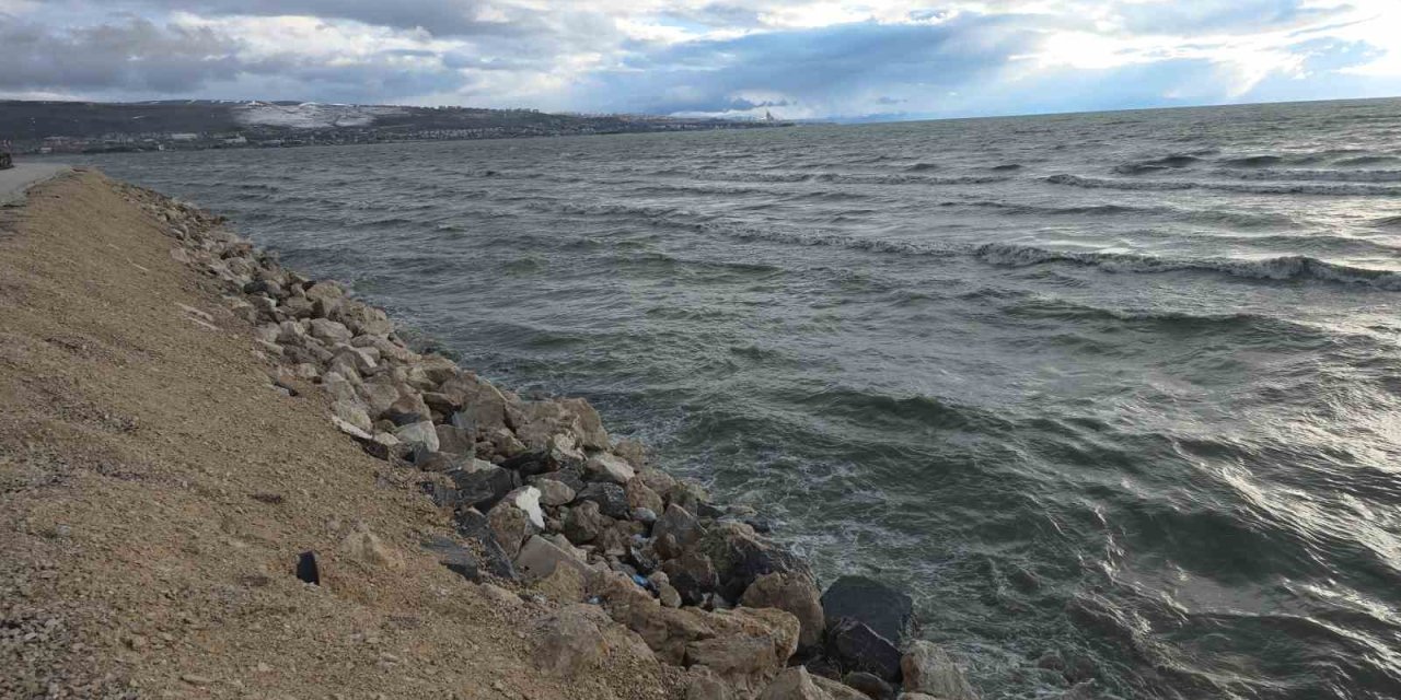 Van YYÜ Su Ürünleri Fakültesi Dr. Öğretim Üyesi Akkuş: 