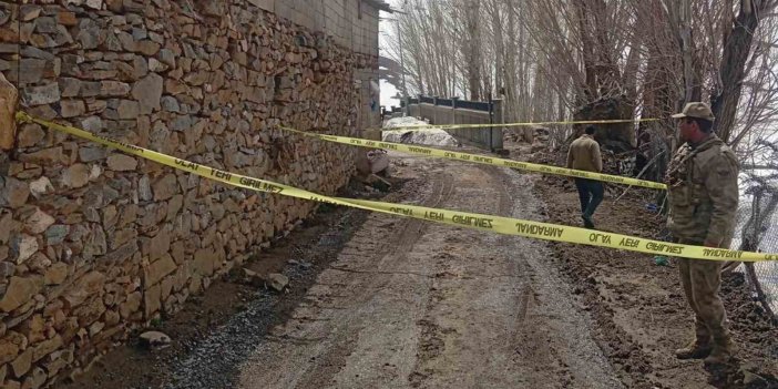 Çatak'ta yıkılma tehlikesi bulunan ahır güvenlik çemberine alındı